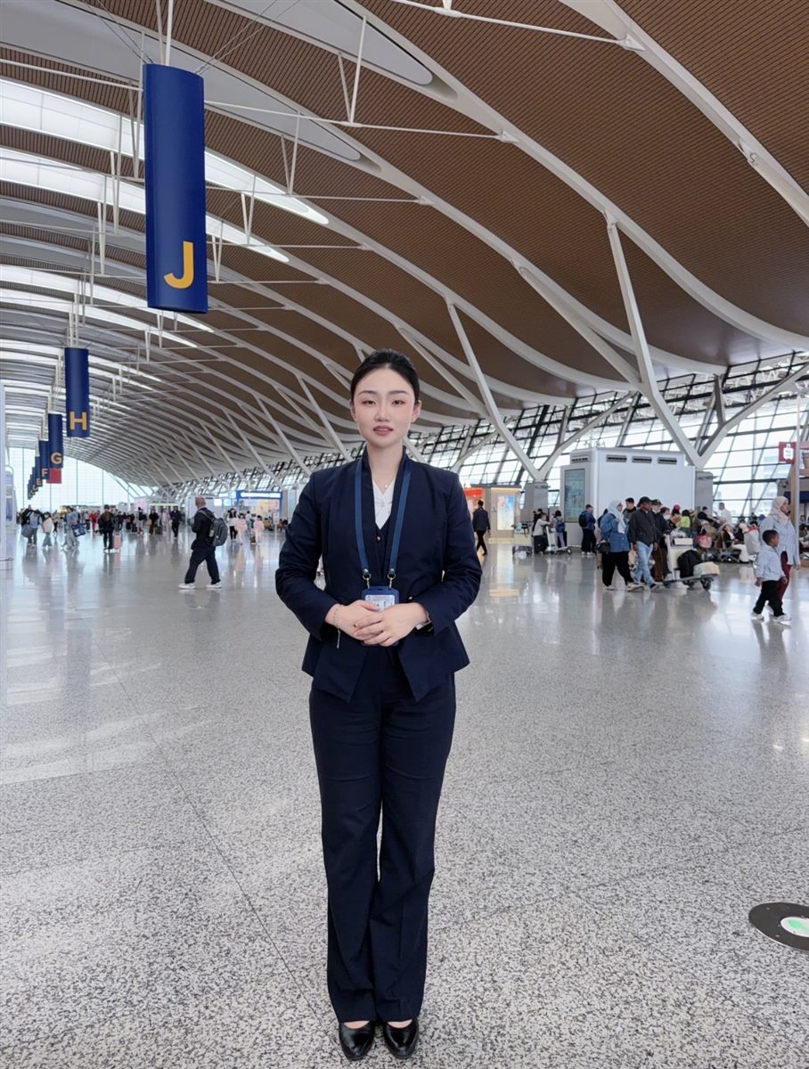 Airport VIP meet and assist host